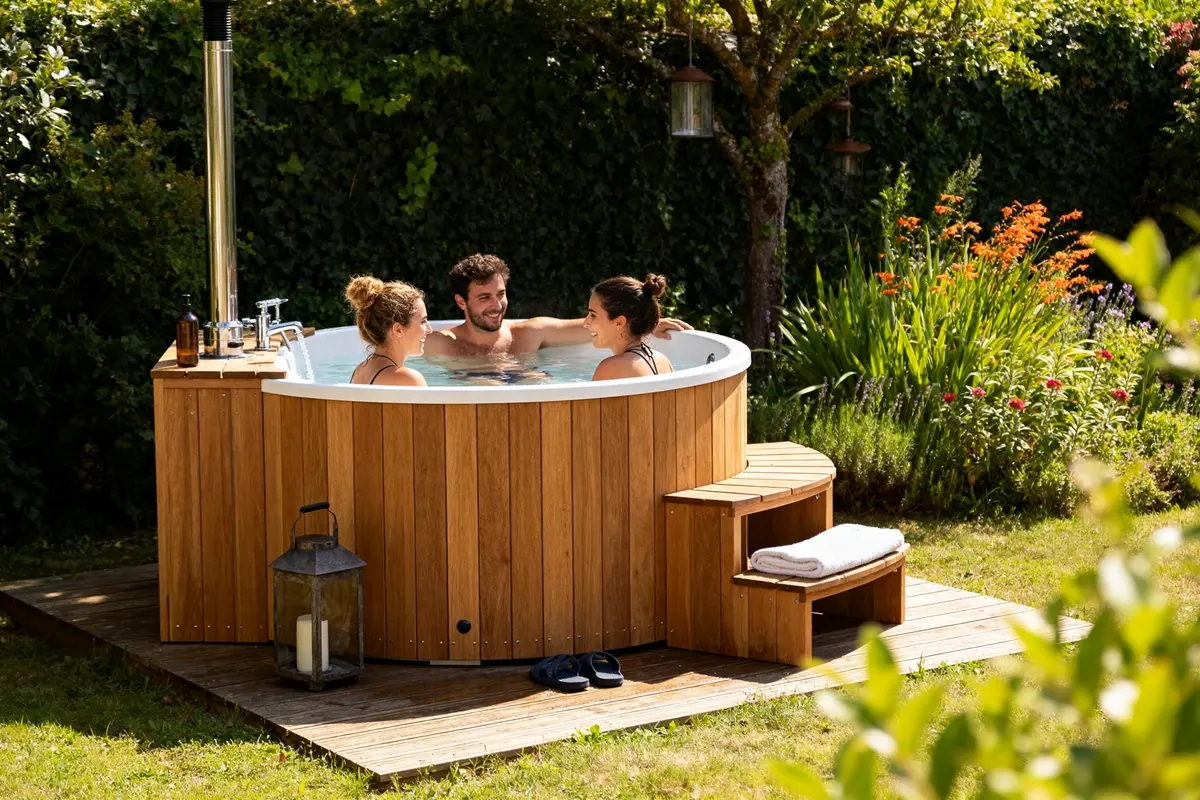 Bain nordique en bois : avantages, choix et installation facile