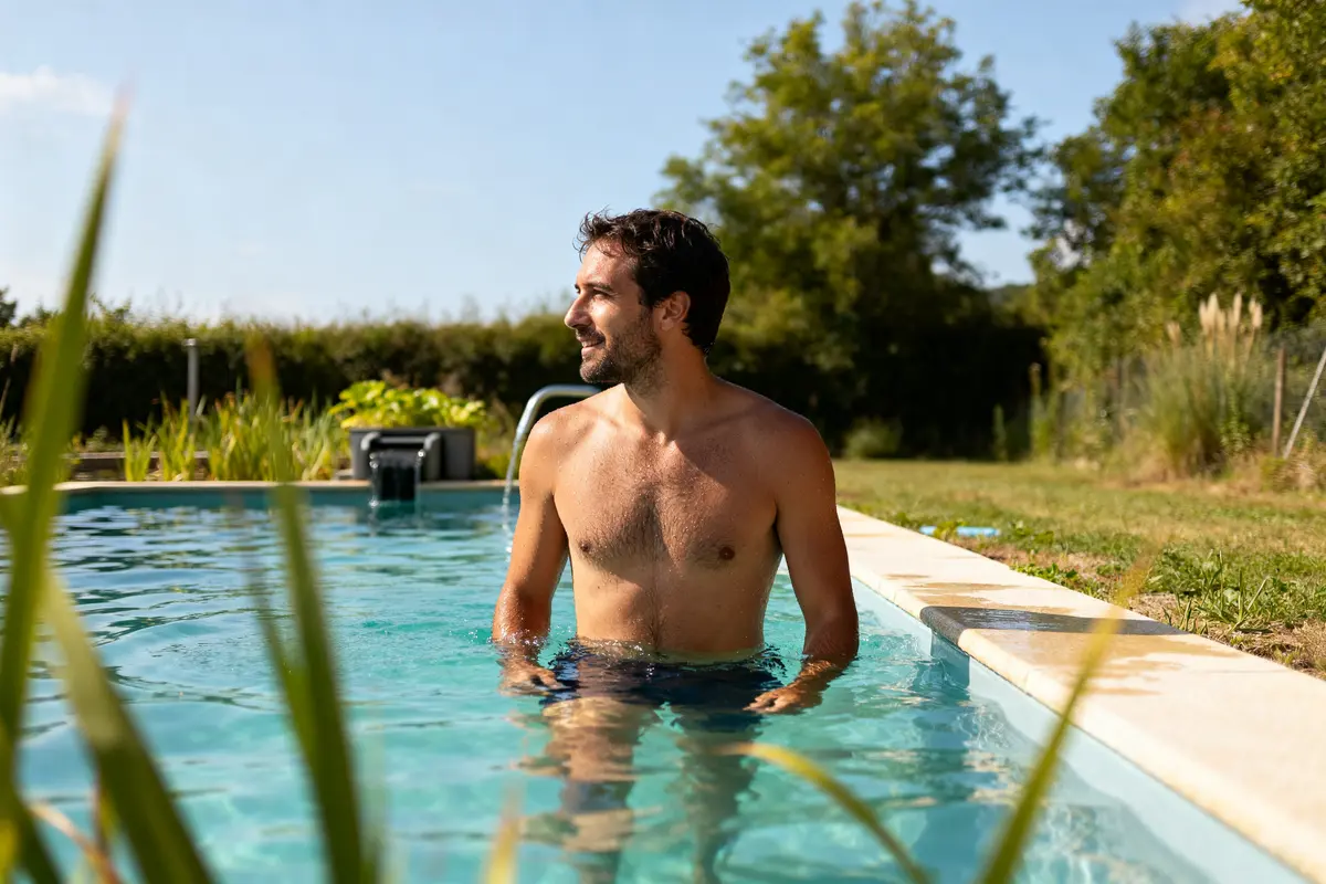 Bassin de piscine ou piscine naturelle : Quelle différence ?
